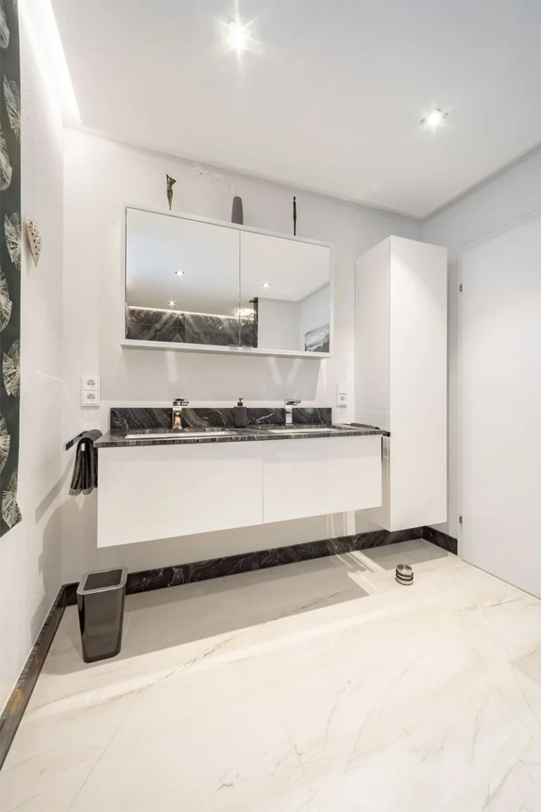 Badezimmer mit Stein